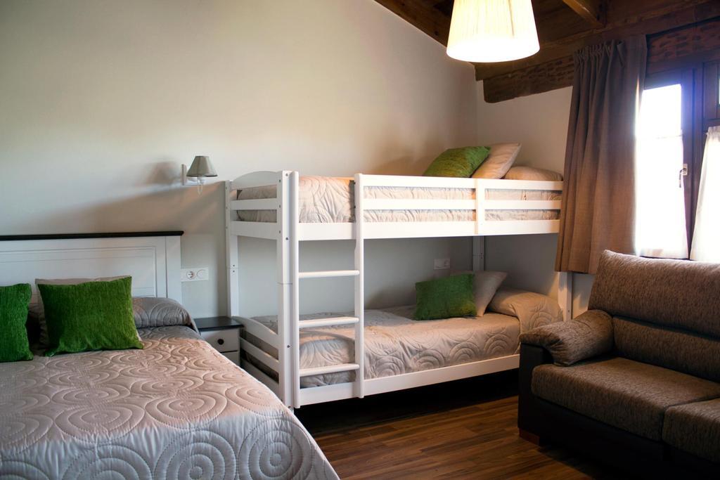 Hotel Y Apartamentos El Camin Poo De Llanes Room photo