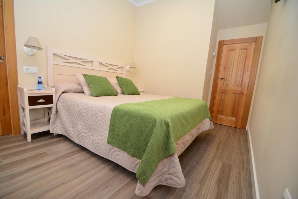 Hotel Y Apartamentos El Camin Poo De Llanes Room photo